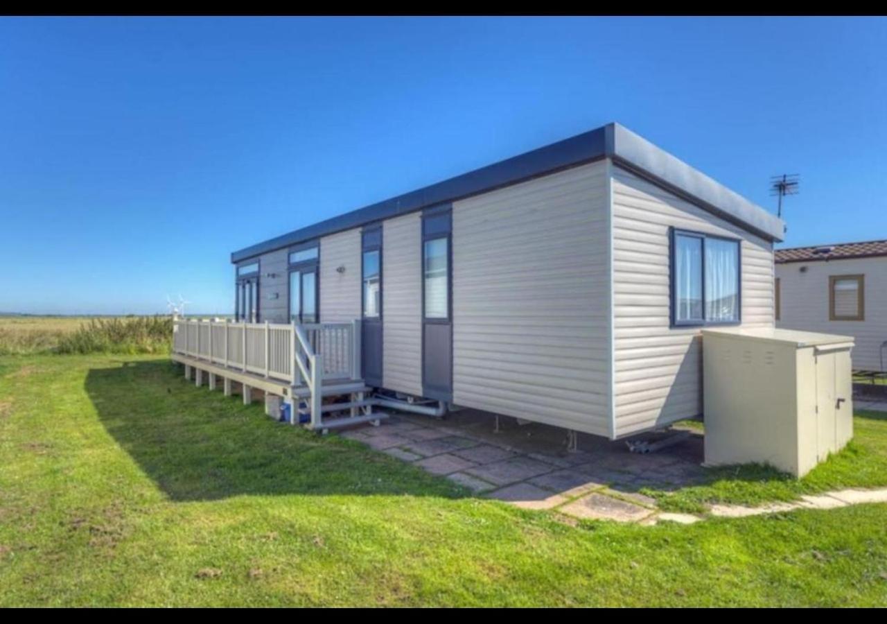 Mp502 - Camber Sands Holiday Park - Sleeps 6 - Small Dog - Gated Decking - Amazing Marsh Views Hotel Exterior photo